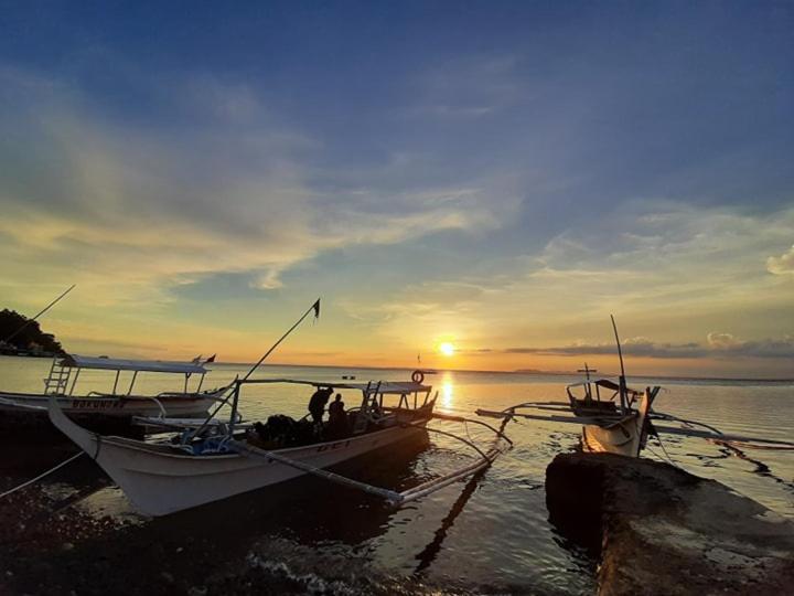 Casa Escondida Anilao Resort And Dive Center 马比尼 外观 照片