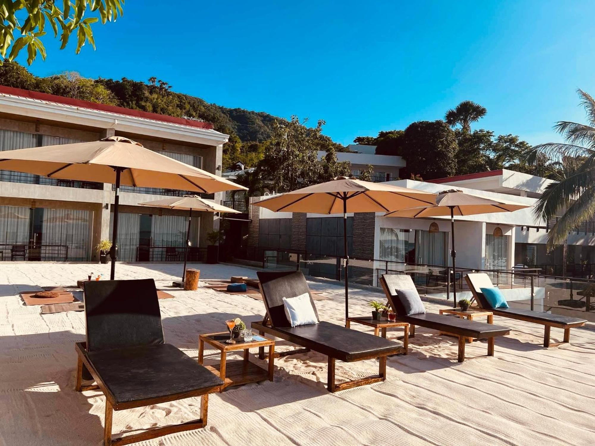 Casa Escondida Anilao Resort And Dive Center 马比尼 外观 照片